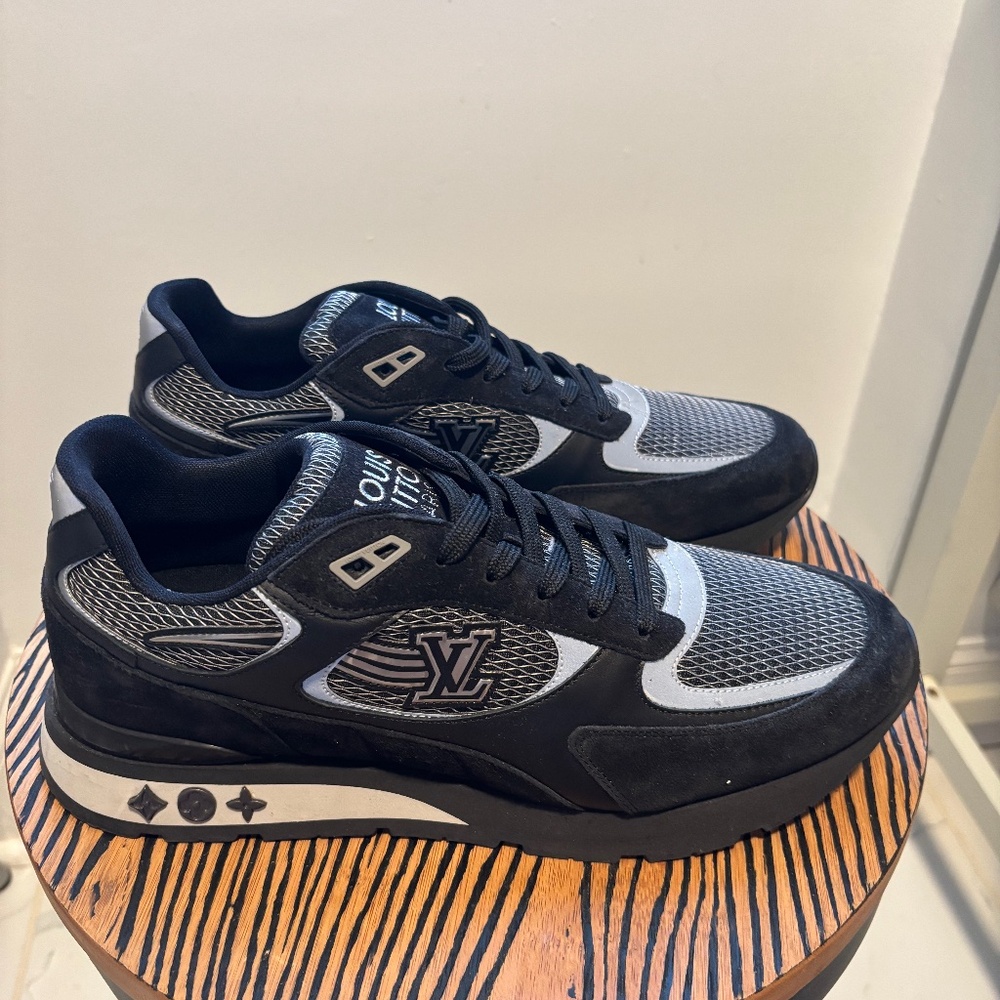 Louis Vutton Mens Sneakers - Picture 2 of 5